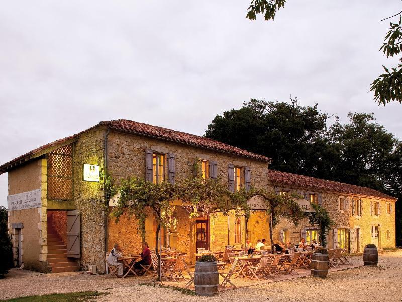 Logis L'Auberge De Larressingle Exterior photo