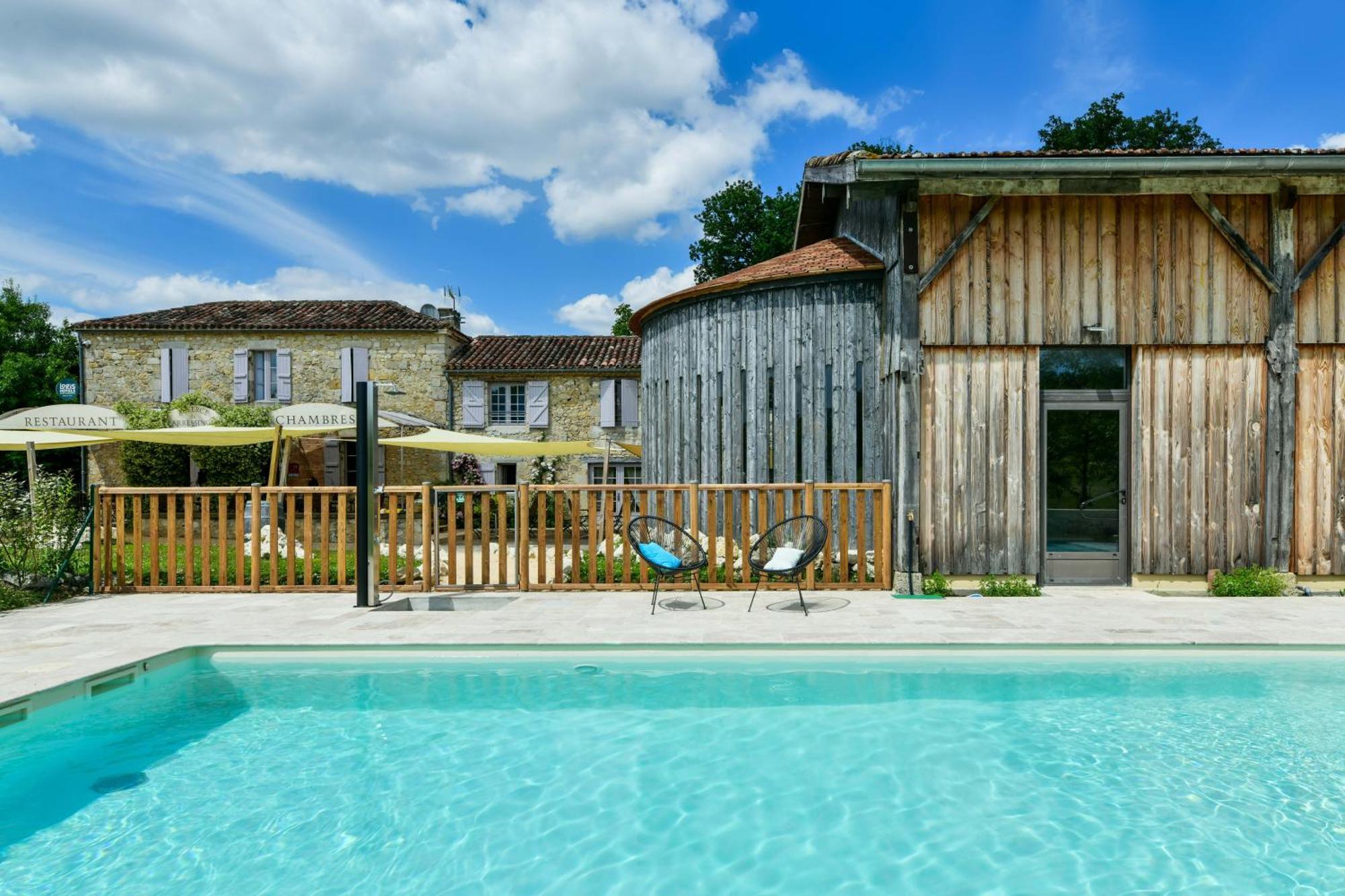 Logis L'Auberge De Larressingle Exterior photo
