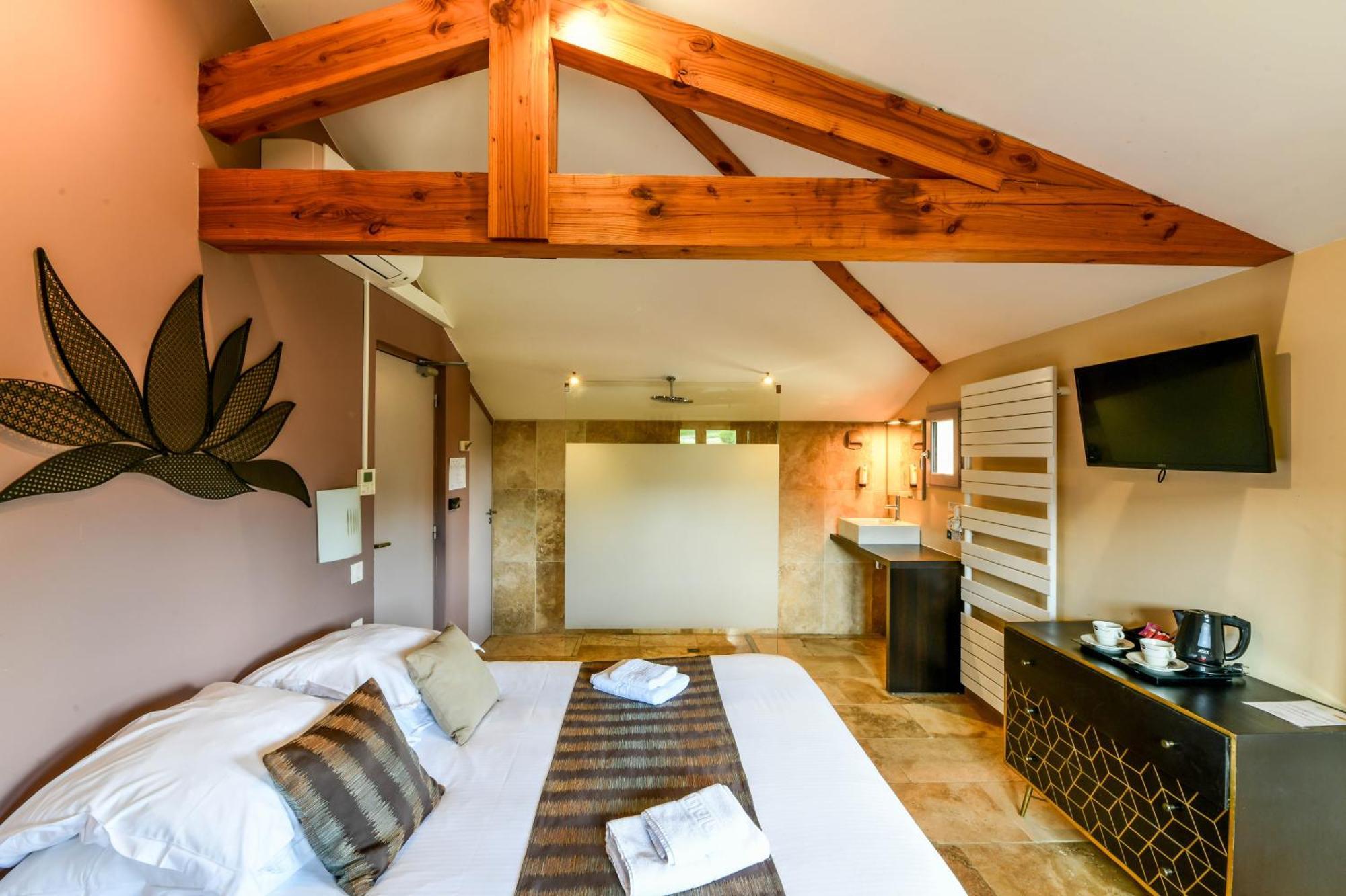 Logis L'Auberge De Larressingle Exterior photo